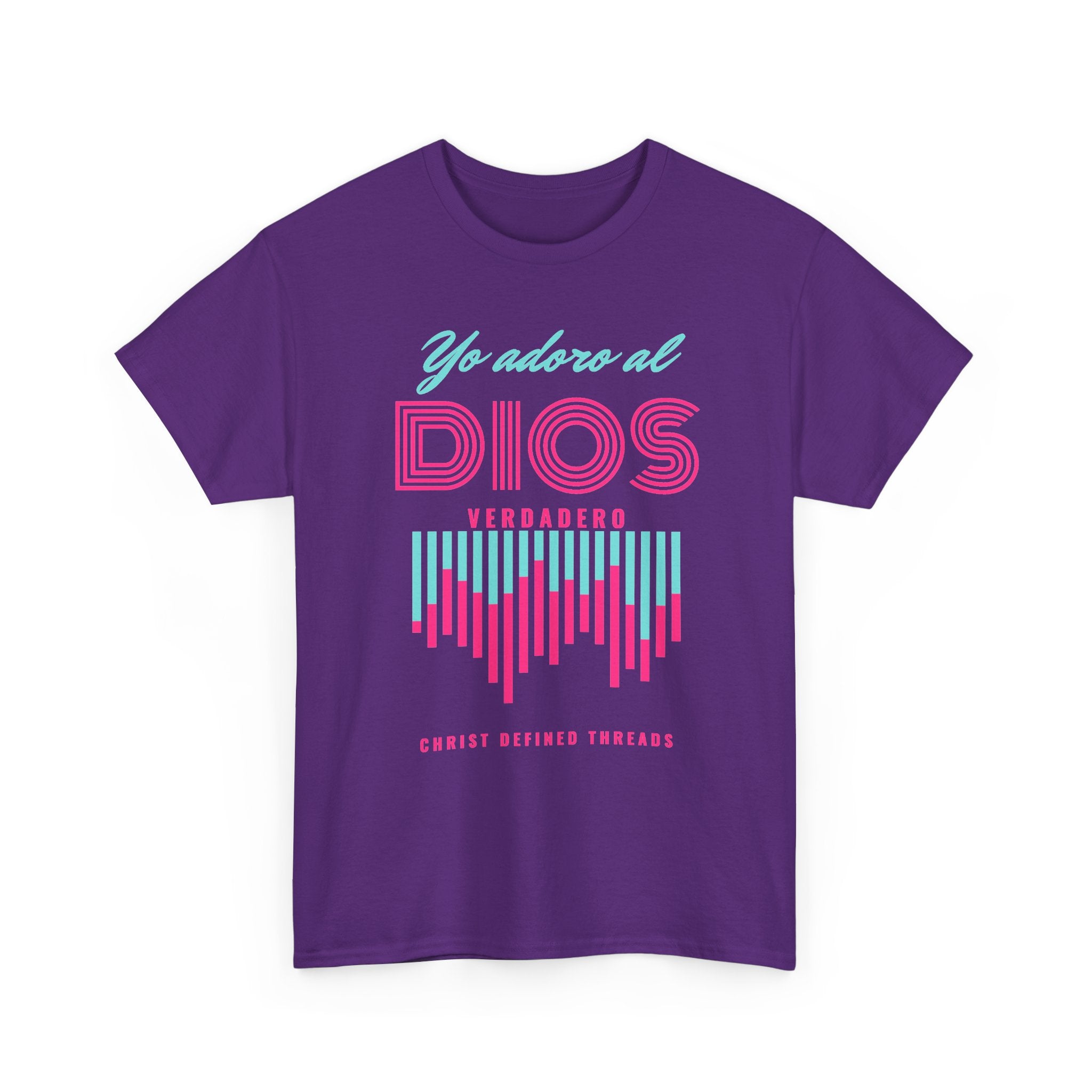 "Yo adoro al Dios verdadero" Camisa Feminina — "Y estos tres son uno" (1 Juan 5:7)