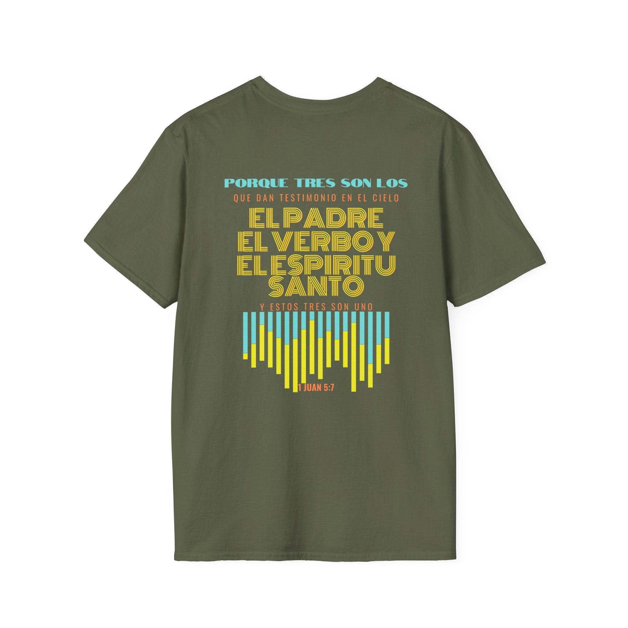 "Yo adoro al Dios verdadero" Camisa Retro —  "Y estos tres son uno" 1Juan 5:7