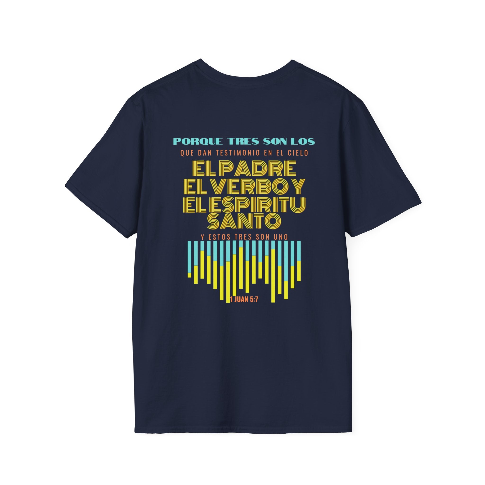 "Yo adoro al Dios verdadero" Camisa Retro —  "Y estos tres son uno" 1Juan 5:7