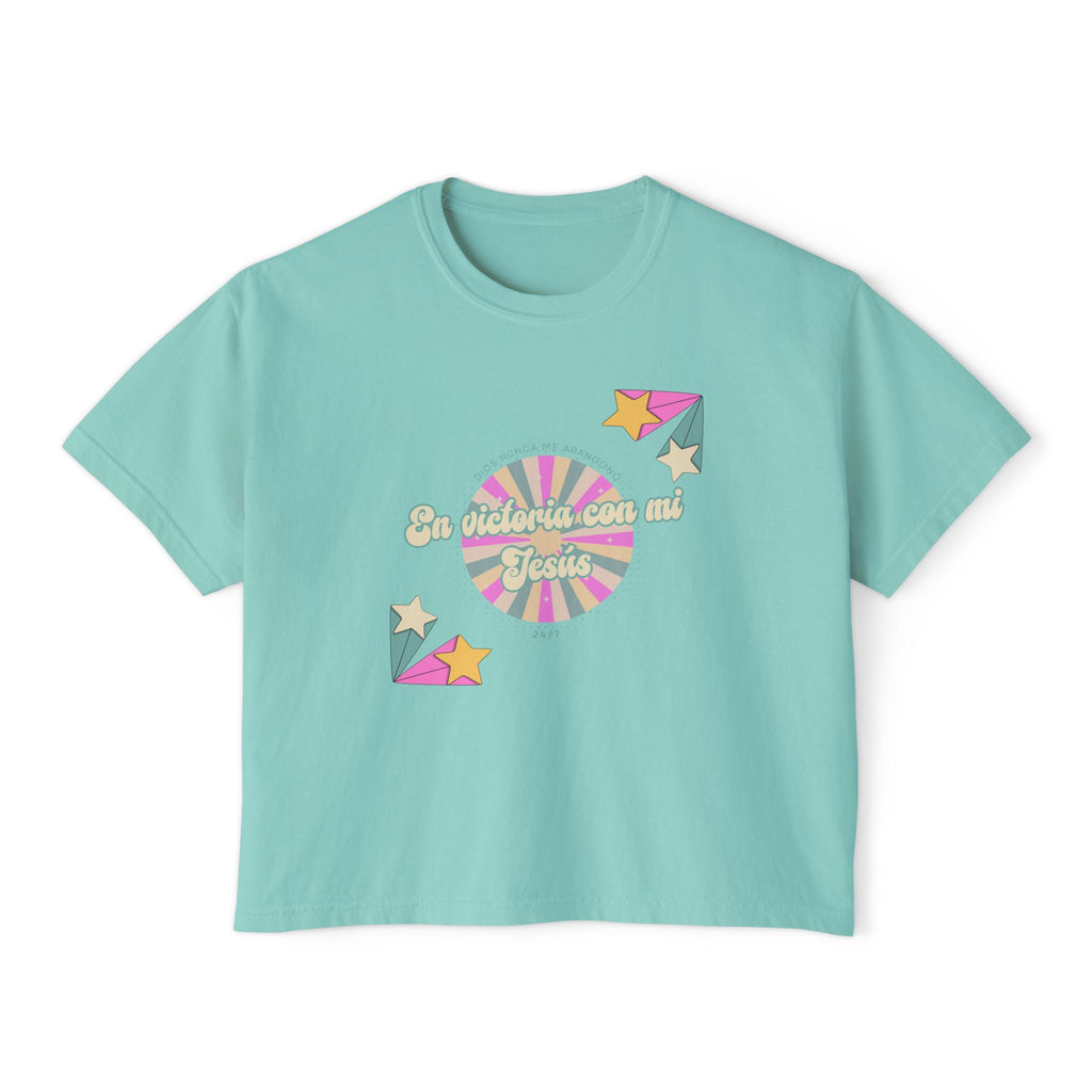 Mujeres Boxy Camisa— 'En Victoria con mi Jesús' Pastel Retro Faith Graphic