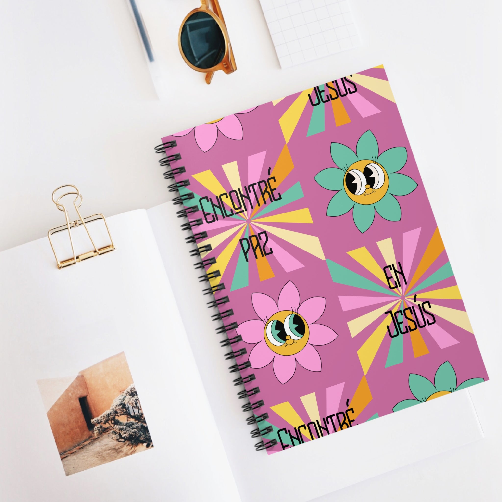 Encontré paz en Jesús libro de escribir — Floral Retro Ruled Journal