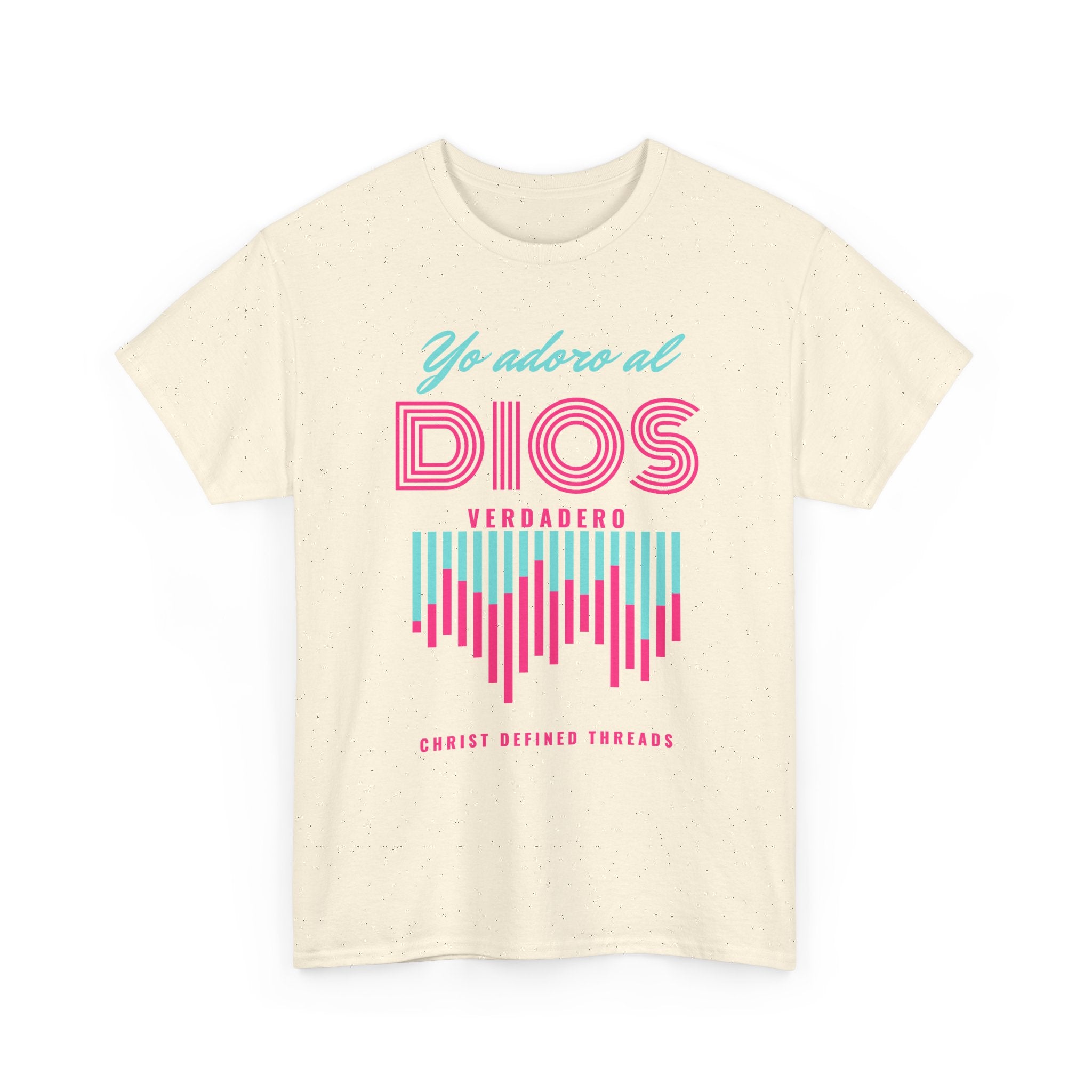 "Yo adoro al Dios verdadero" Camisa Feminina — "Y estos tres son uno" (1 Juan 5:7)