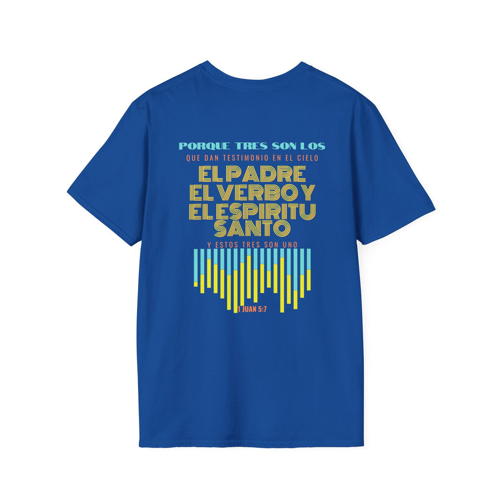 "Yo adoro al Dios verdadero" Camisa Retro —  "Y estos tres son uno" 1Juan 5:7