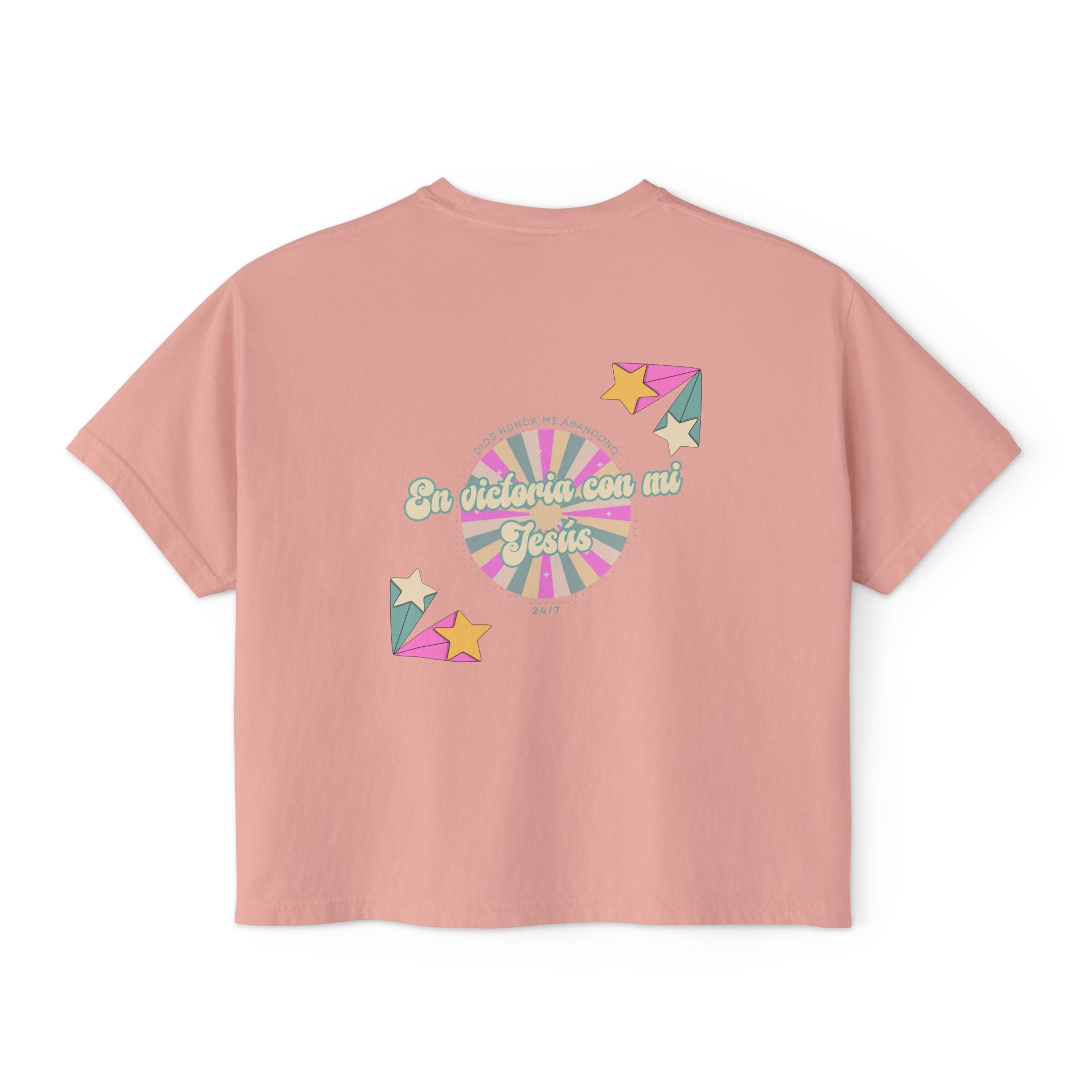 Mujeres Boxy Camisa— 'En Victoria con mi Jesús' Pastel Retro Faith Graphic