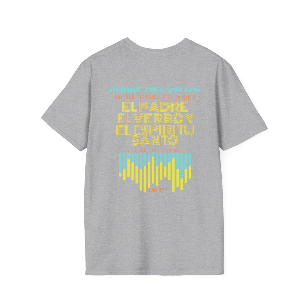"Yo adoro al Dios verdadero" Camisa Retro —  "Y estos tres son uno" 1Juan 5:7