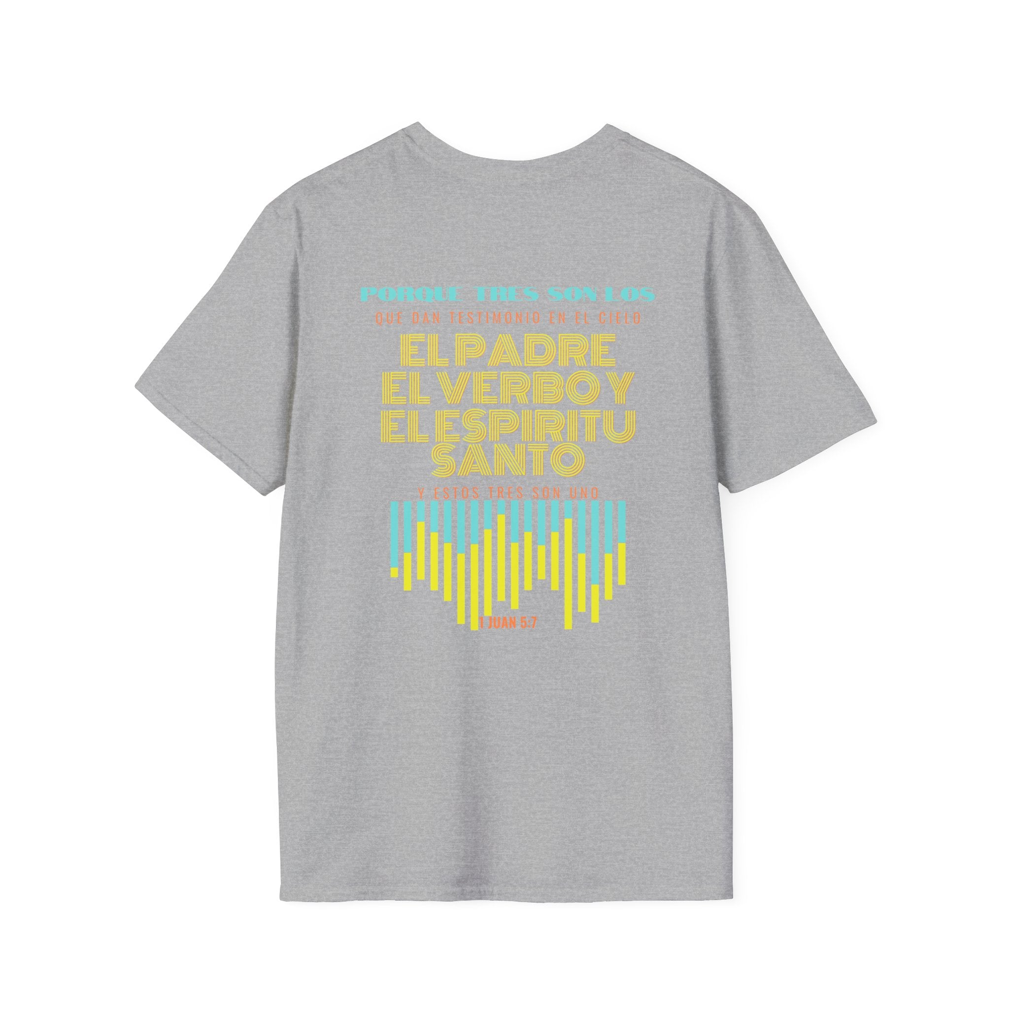 "Yo adoro al Dios verdadero" Camisa Retro —  "Y estos tres son uno" 1Juan 5:7