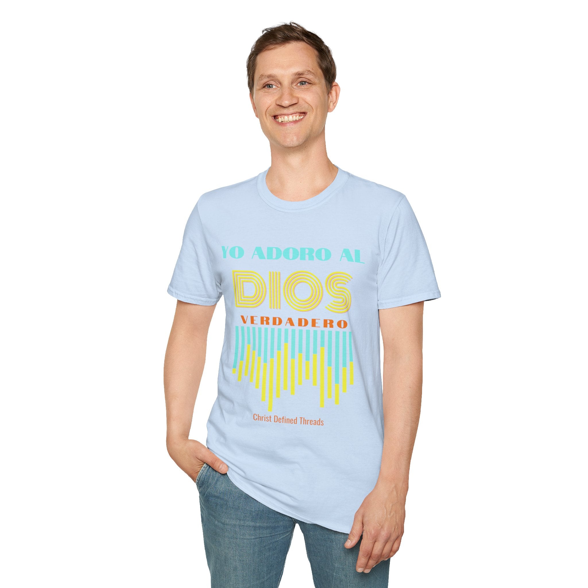 "Yo adoro al Dios verdadero" Camisa Retro —  "Y estos tres son uno" 1Juan 5:7