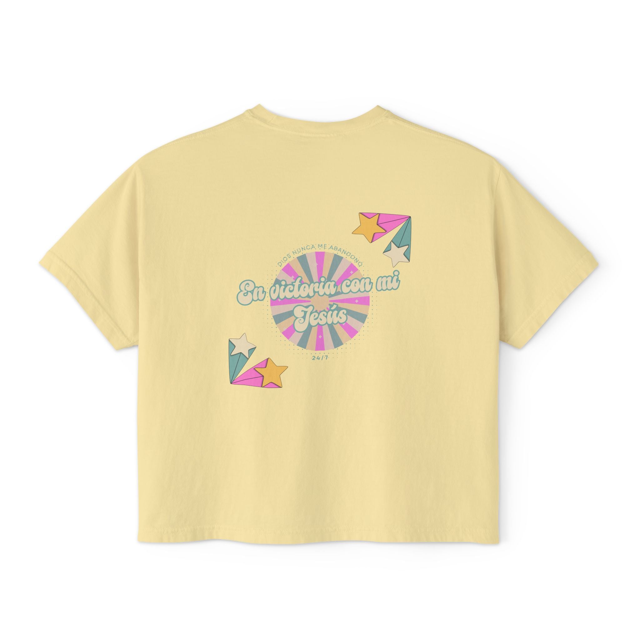 Mujeres Boxy Camisa— 'En Victoria con mi Jesús' Pastel Retro Faith Graphic