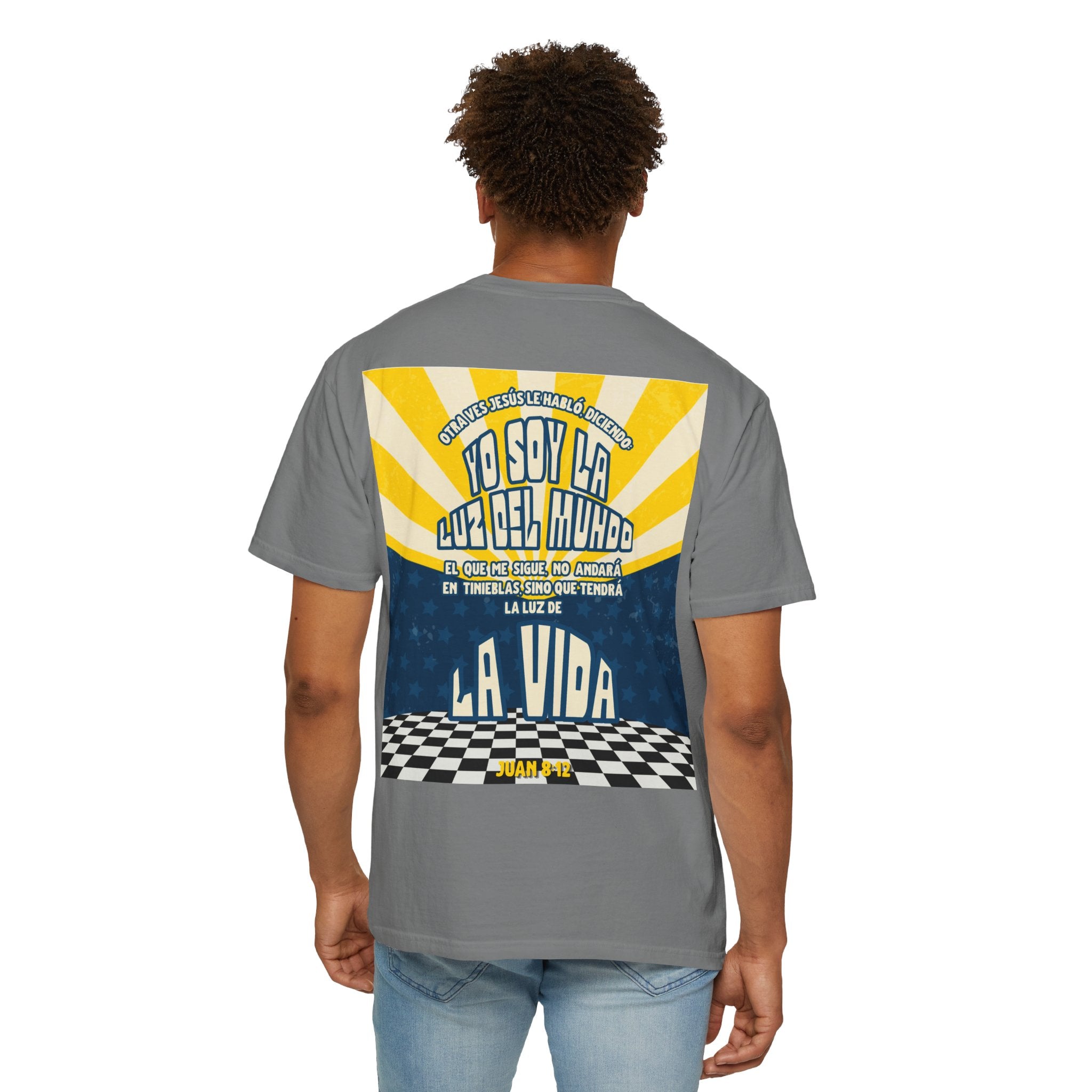 'Se esa luz que enciende a otros' Camisa para hombres — "Jesus les dijo: Yo Soy la Luz del Mundo" Juan 8:12