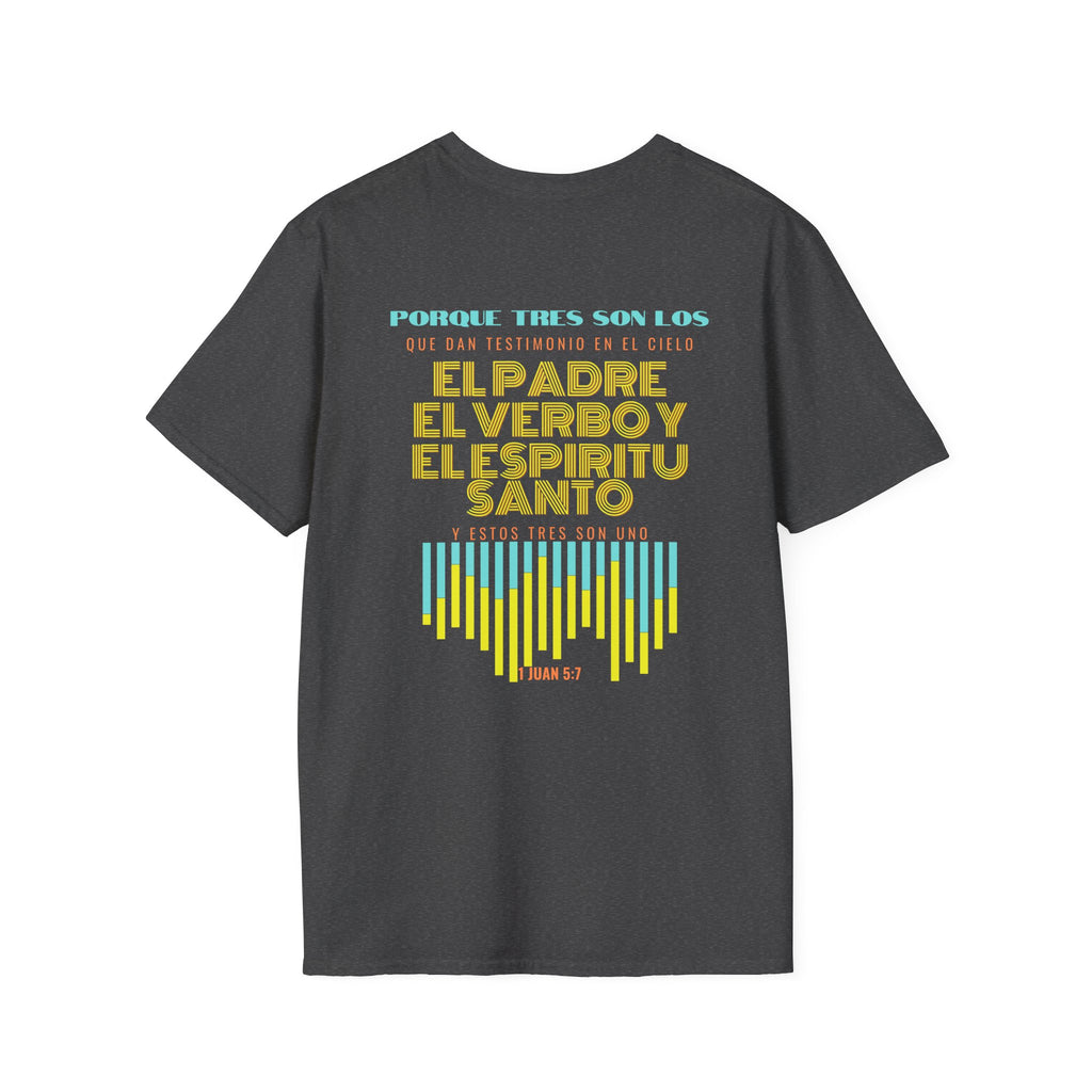 "Yo adoro al Dios verdadero" Camisa Retro —  "Y estos tres son uno" 1Juan 5:7