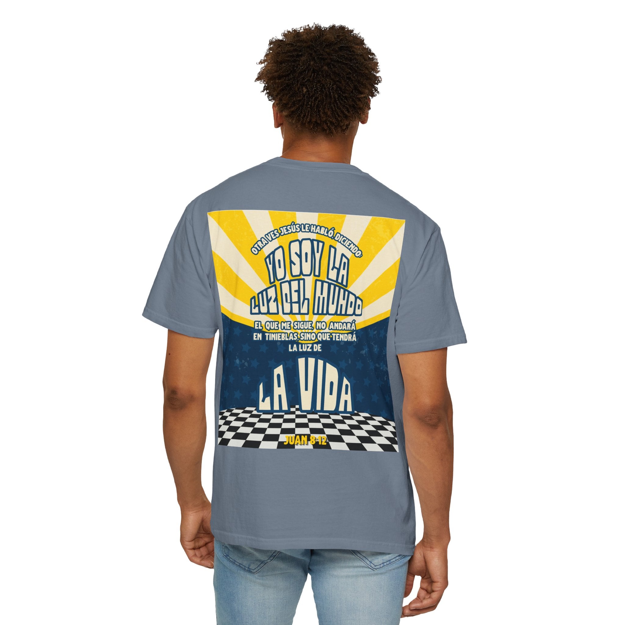 'Se esa luz que enciende a otros' Camisa para hombres — "Jesus les dijo: Yo Soy la Luz del Mundo" Juan 8:12