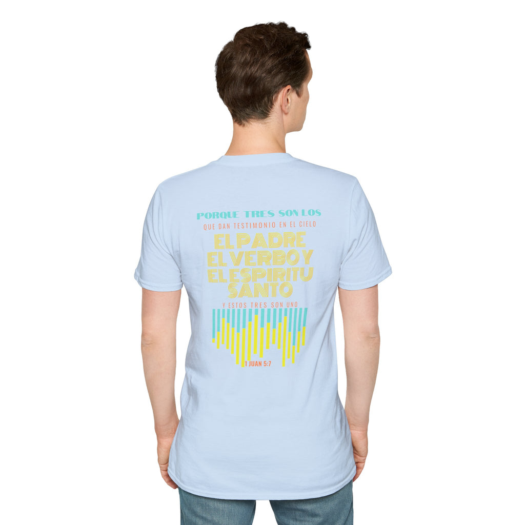 "Yo adoro al Dios verdadero" Camisa Retro —  "Y estos tres son uno" 1Juan 5:7
