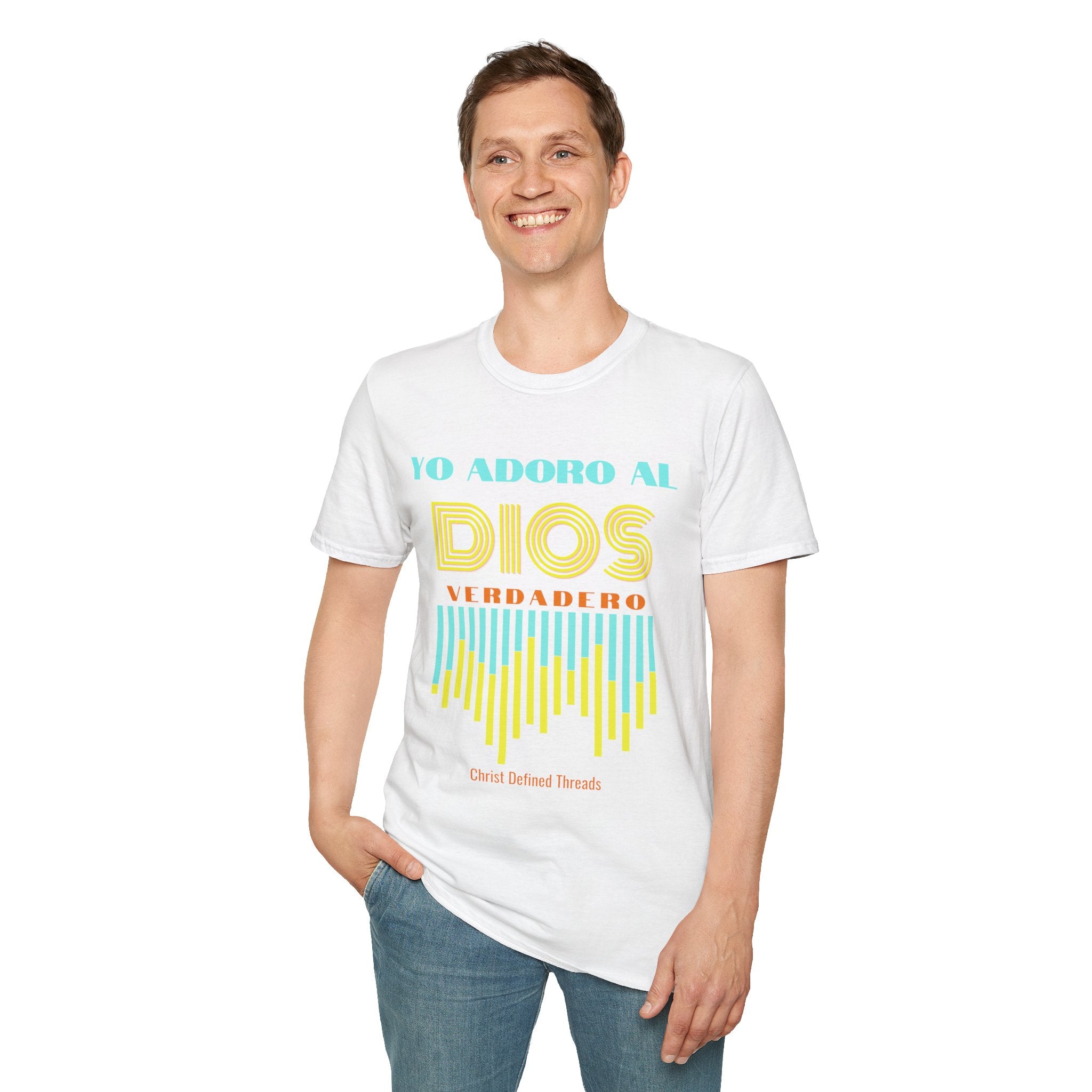 "Yo adoro al Dios verdadero" Camisa Retro —  "Y estos tres son uno" 1Juan 5:7