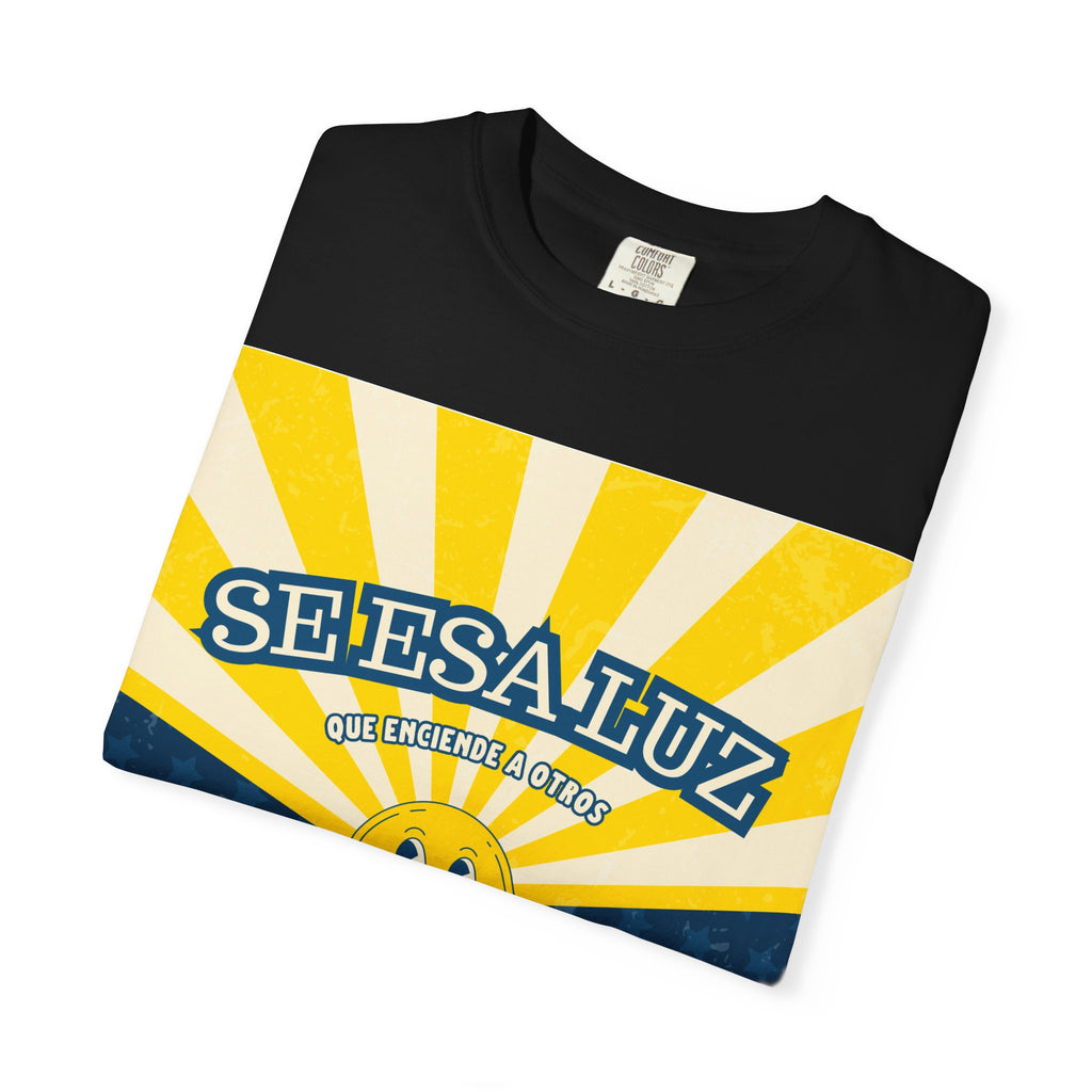 'Se esa luz que enciende a otros' Camisa para hombres — "Jesus les dijo: Yo Soy la Luz del Mundo" Juan 8:12