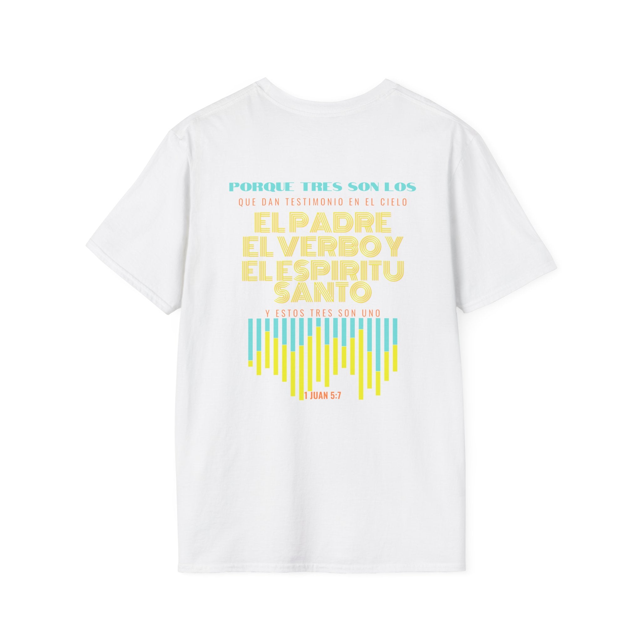 "Yo adoro al Dios verdadero" Camisa Retro —  "Y estos tres son uno" 1Juan 5:7