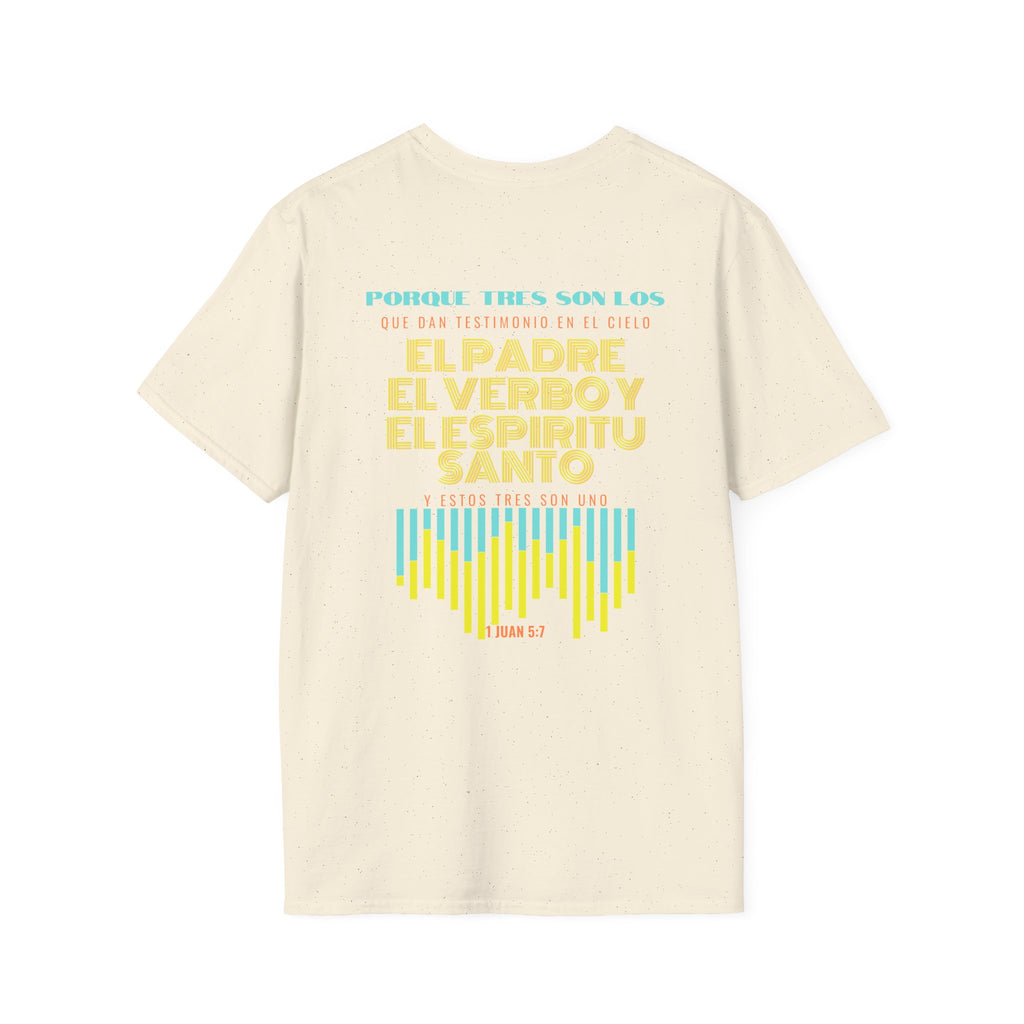 "Yo adoro al Dios verdadero" Camisa Retro —  "Y estos tres son uno" 1Juan 5:7