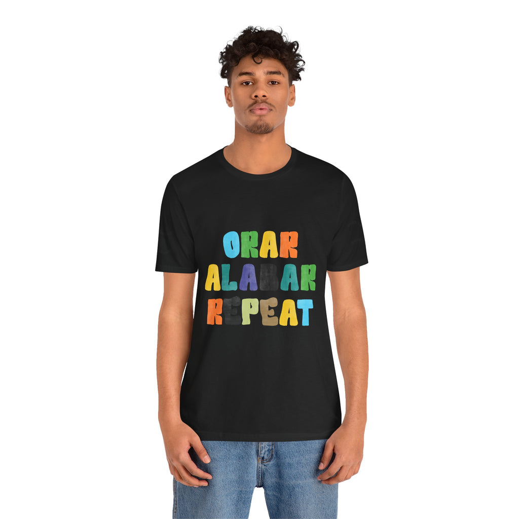 Men's Bilingual "Orar Alabar Repeat" T-Shirt – Camisa de hombres Bilingüe