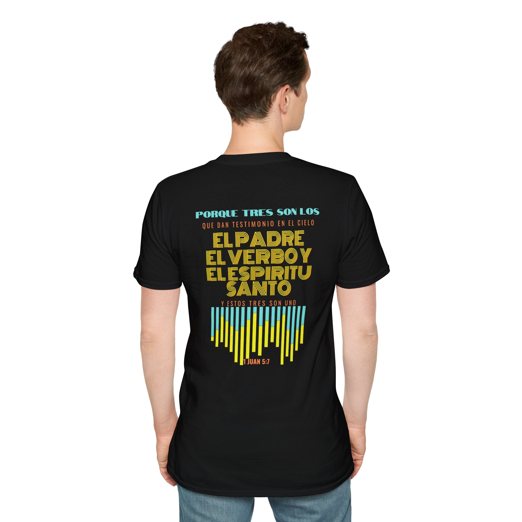 "Yo adoro al Dios verdadero" Camisa Retro —  "Y estos tres son uno" 1Juan 5:7