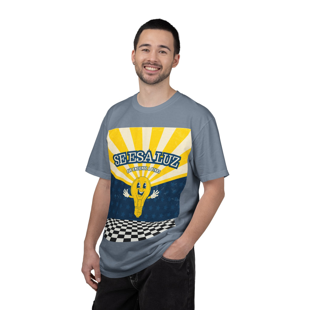 'Se esa luz que enciende a otros' Camisa para hombres — "Jesus les dijo: Yo Soy la Luz del Mundo" Juan 8:12
