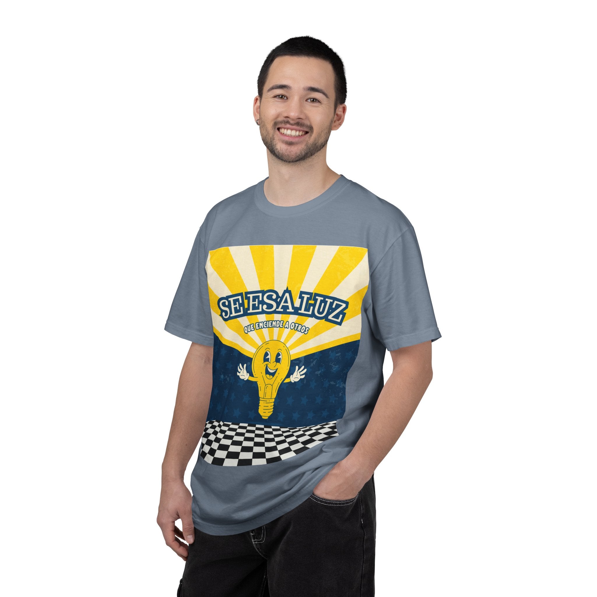 'Se esa luz que enciende a otros' Camisa para hombres — "Jesus les dijo: Yo Soy la Luz del Mundo" Juan 8:12