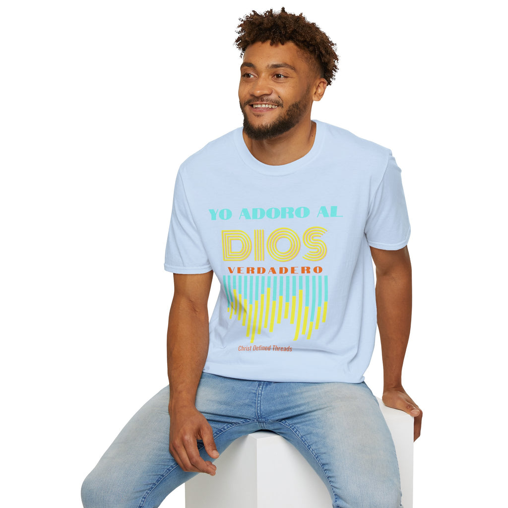 "Yo adoro al Dios verdadero" Camisa Retro —  "Y estos tres son uno" 1Juan 5:7
