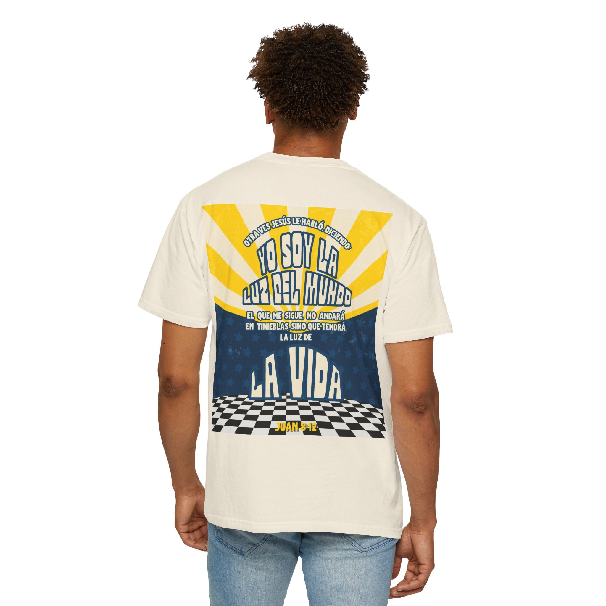 'Se esa luz que enciende a otros' Camisa para hombres — "Jesus les dijo: Yo Soy la Luz del Mundo" Juan 8:12