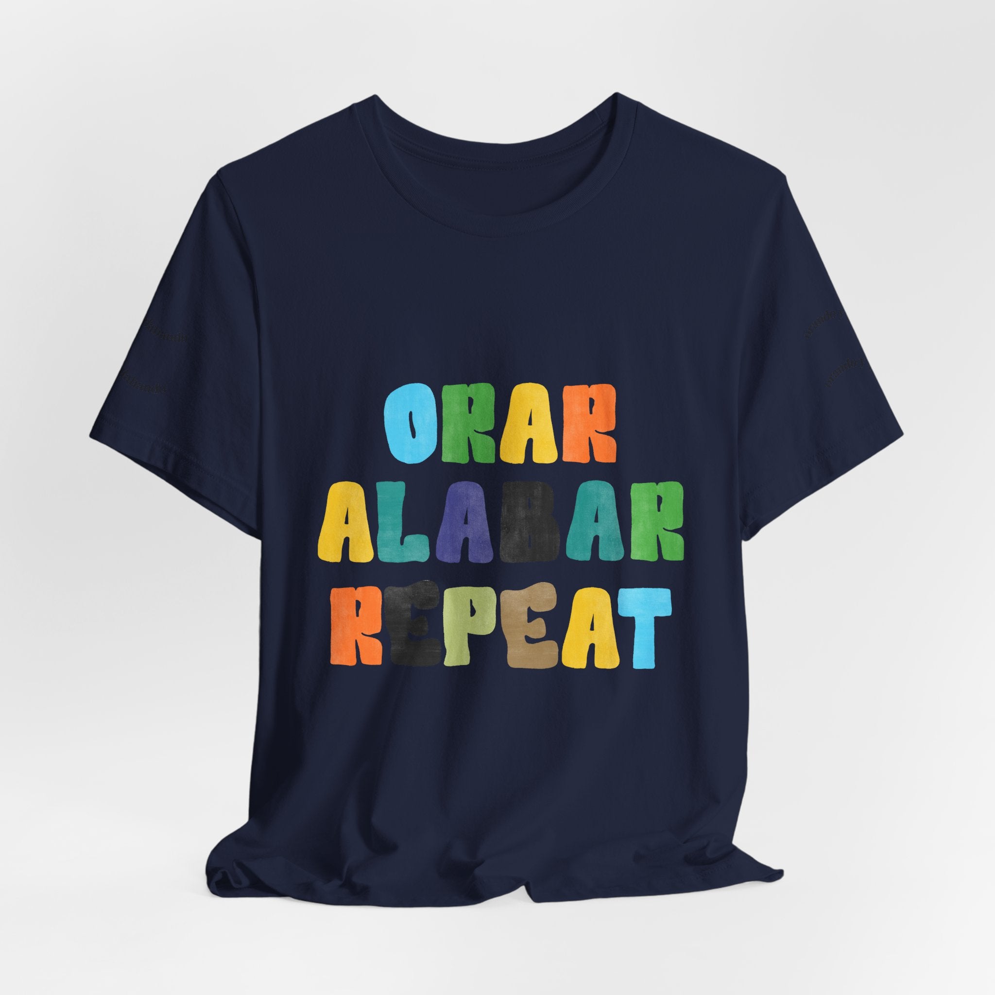Men's Bilingual "Orar Alabar Repeat" T-Shirt – Camisa de hombres Bilingüe
