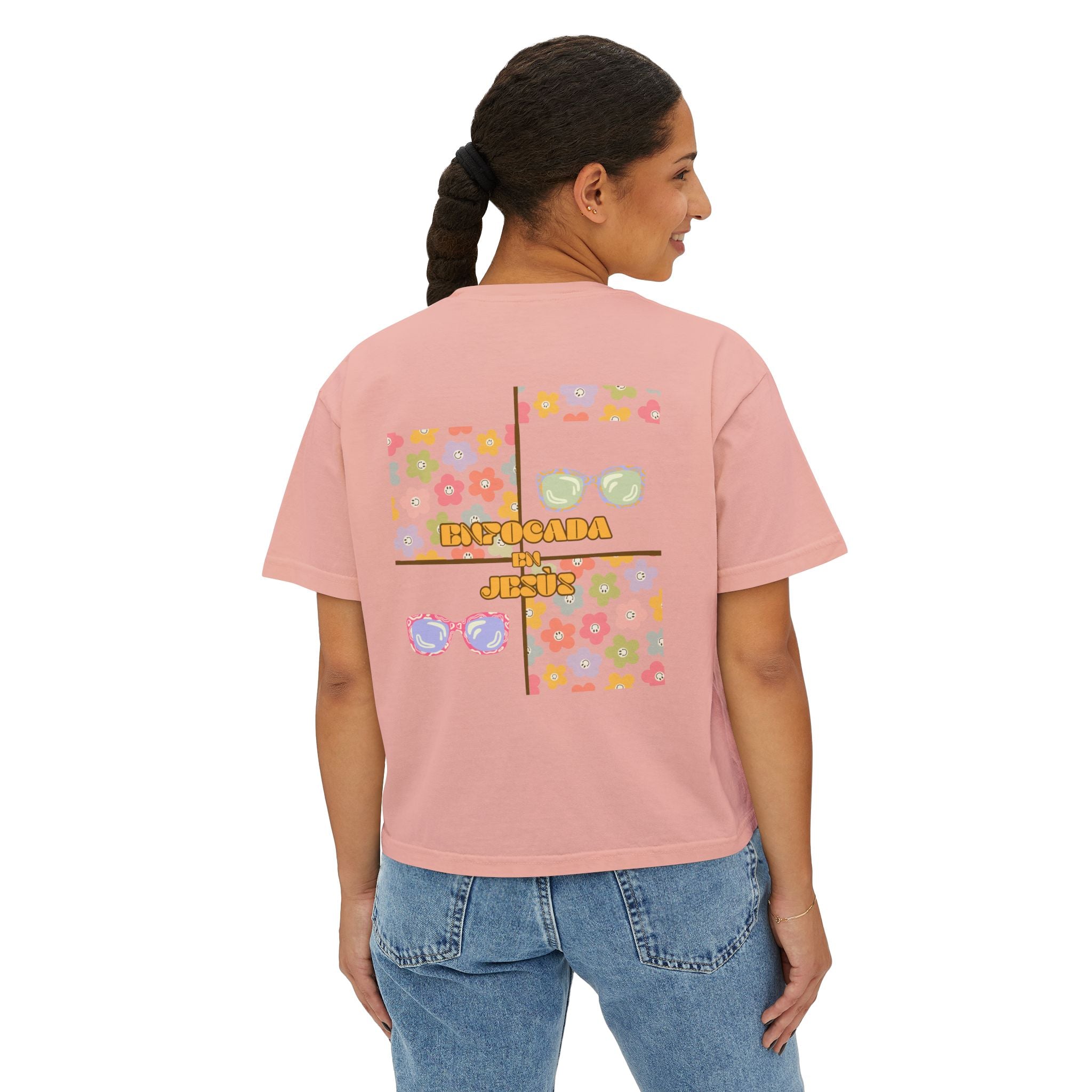 Retro Spanish Sunglasses Boxy Tee — 'Enfocada en Jesús' Graphic Top