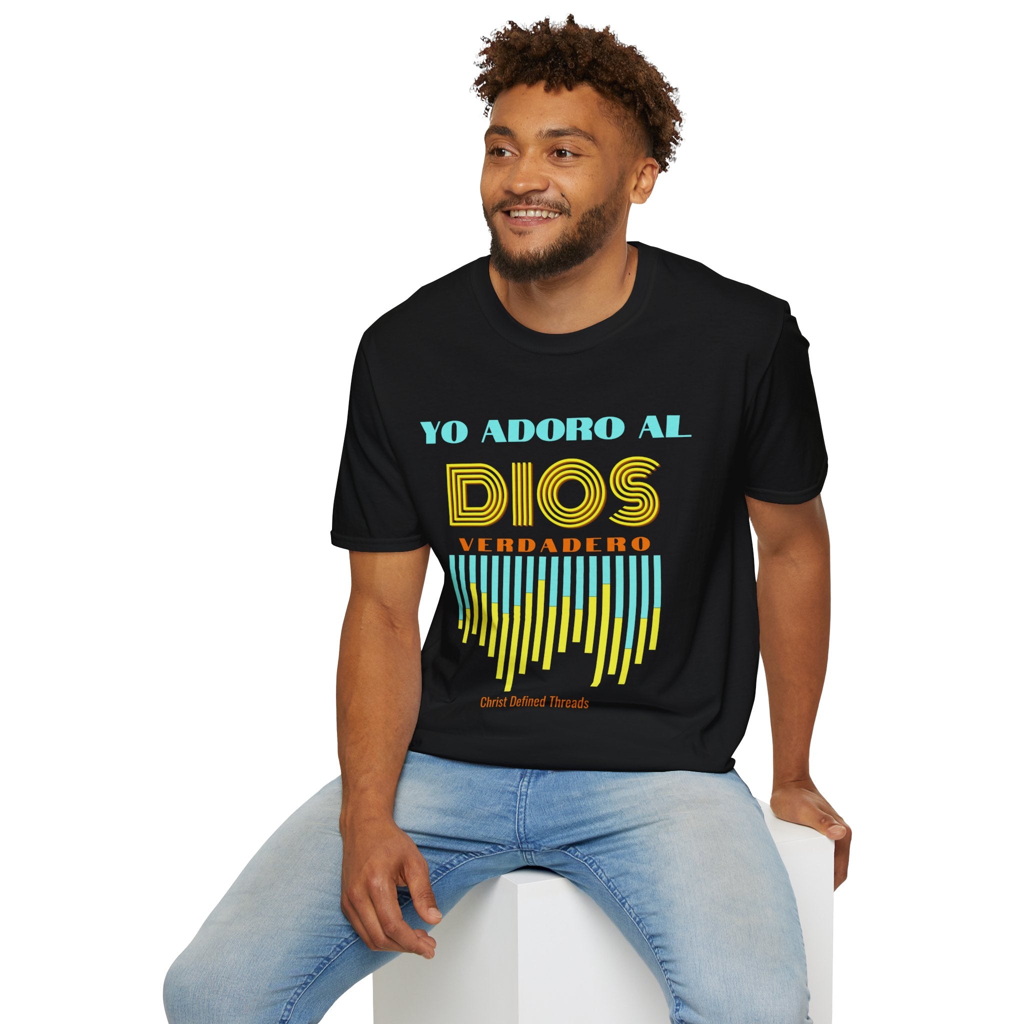 "Yo adoro al Dios verdadero" Camisa Retro —  "Y estos tres son uno" 1Juan 5:7