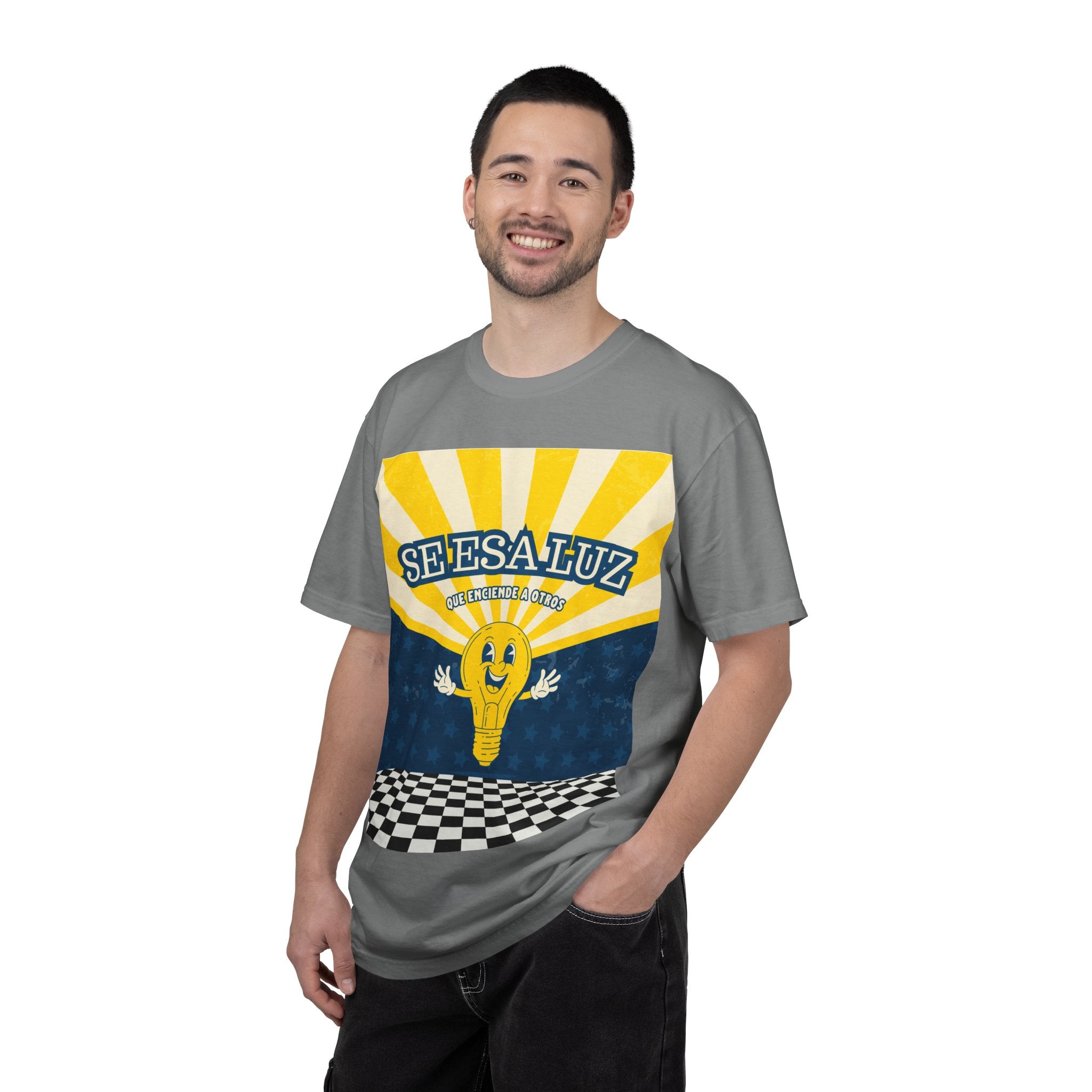 'Se esa luz que enciende a otros' Camisa para hombres — "Jesus les dijo: Yo Soy la Luz del Mundo" Juan 8:12