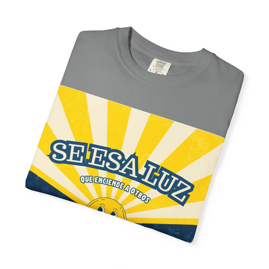 'Se esa luz que enciende a otros' Camisa para hombres — "Jesus les dijo: Yo Soy la Luz del Mundo" Juan 8:12